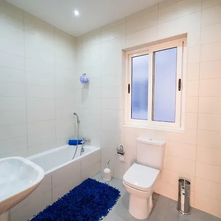 Apartment A Spacious *