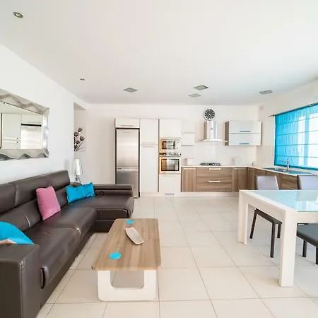 A Spacious Apartman
